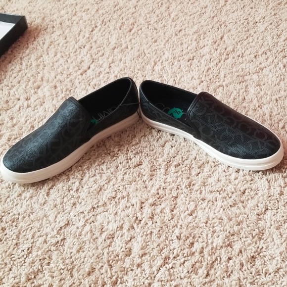 Shoes - Picture 5 of 5